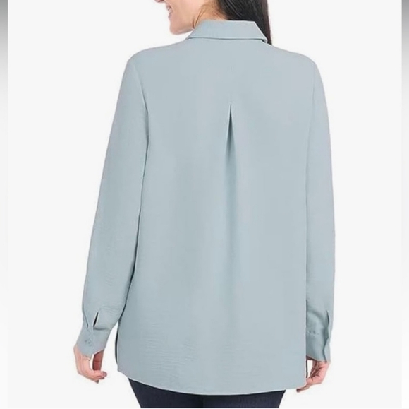 Hilary Radley Womans Button-up Shirt Pocket Top Light Blue M - Picture 3 of 5